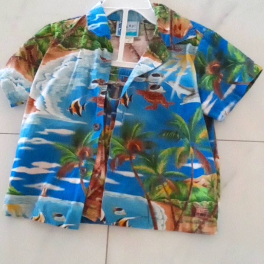 Hawaiian T-shirt and shorts set (Made in Hawaii)